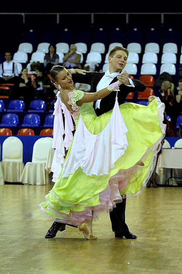 Бальные танцы в Nesterov Dance.